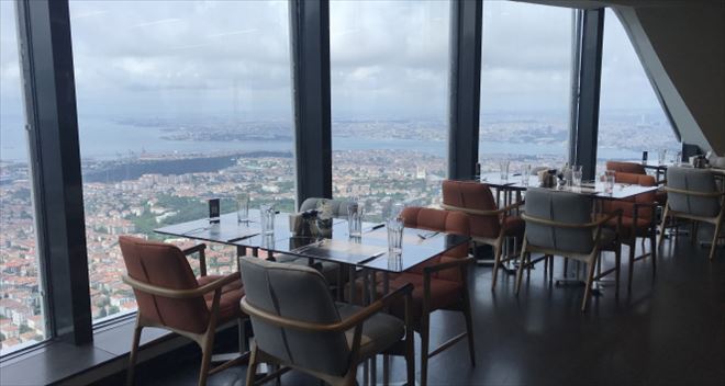 Çamlıca Kulesi restoranı ilk müşterilerini ağırladı