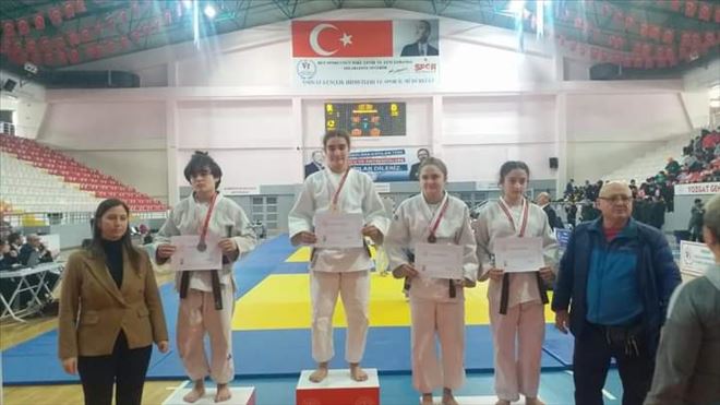 JUDO´DA ÜSKÜDAR´A ALTIN MADALYA