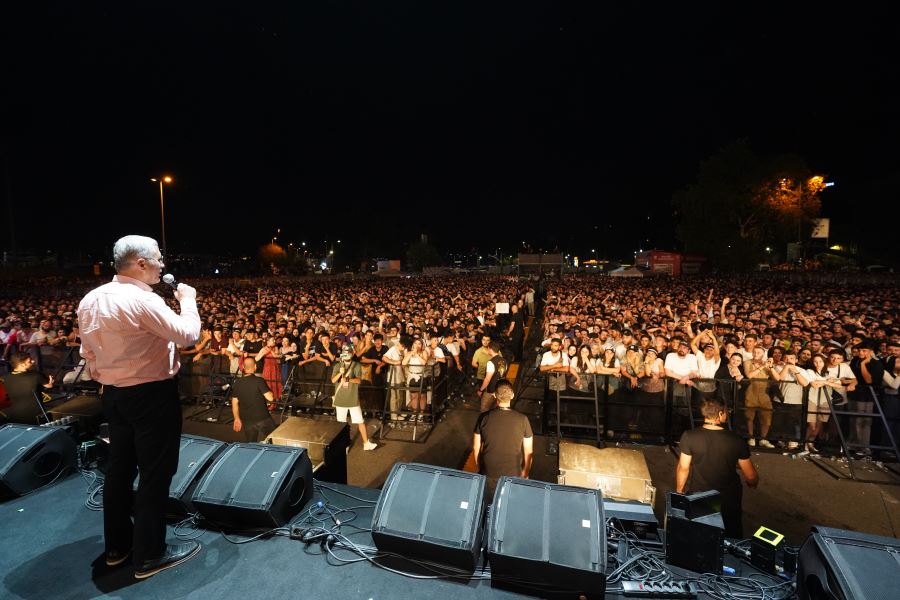 TÜRKİYE’NİN EN GENÇ FESTİVALİ ÜSKÜDAR FEST 2023’TE İZLEYİCİ REKORU KIRILDI!