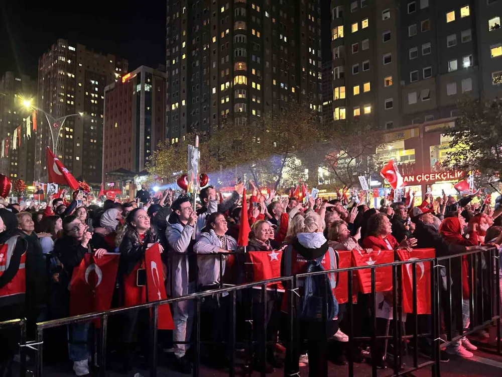 Cumhuriyetin 102’nci yılı Ataşehir’de coşkuyla kutlandı