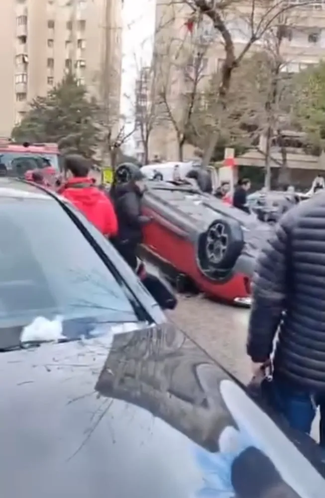Kadıköy Kozyatağında Araç takla attı 1 yaralı