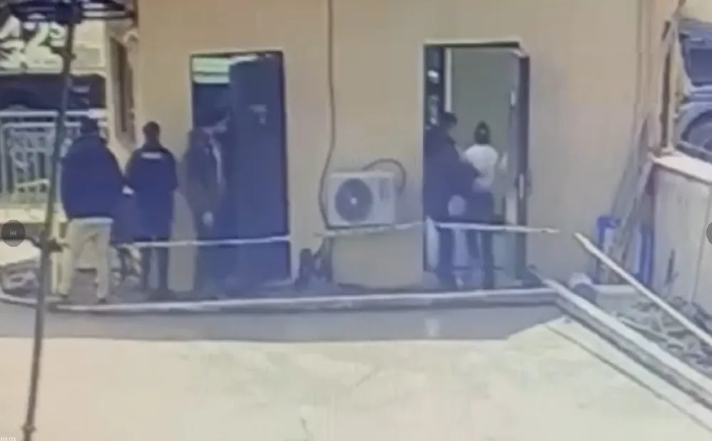 Ataşehir’de Kadın, Polis Memuruna Saldırdı
