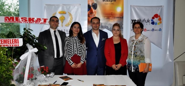 Farklı Bir Yol Hikâyesi adlı kitabının imza gününde hayranları ile buluştu